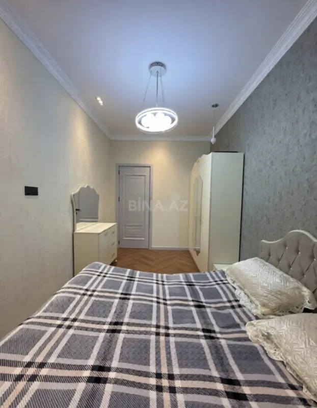 Kirayə verilir 2 otaqlı mənzil 90 m²