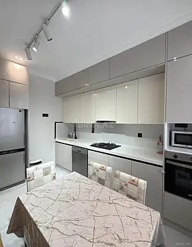 Kirayə verilir 2 otaqlı mənzil 90 m²