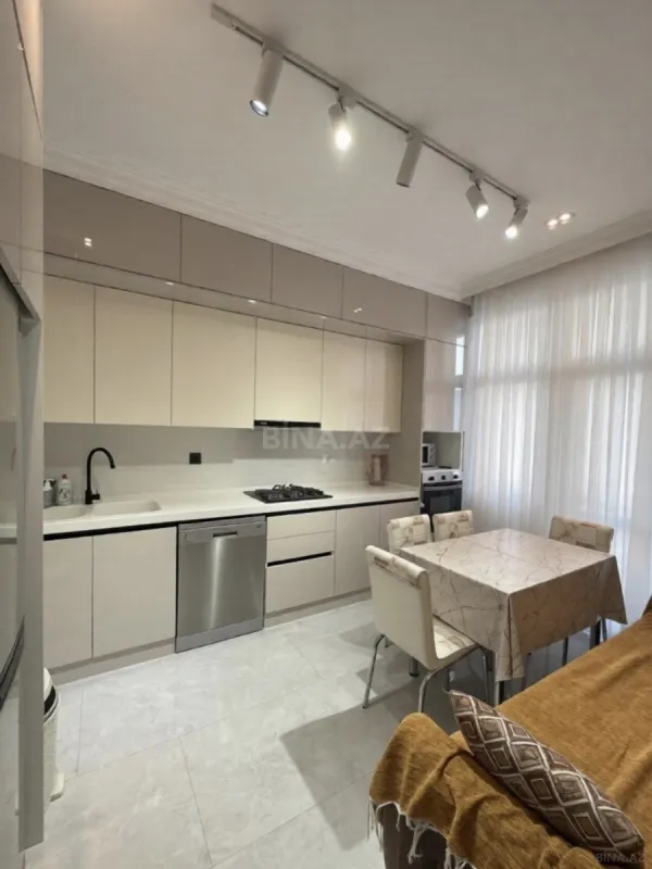 Kirayə verilir 2 otaqlı mənzil 90 m²
