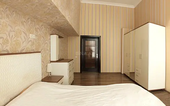 Kirayə verilir 2 otaqlı mənzil 57 m²