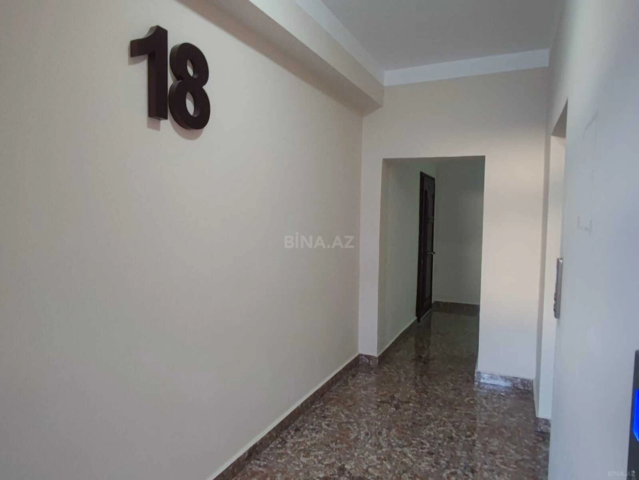 Satılır 3 otaqlı mənzil 135 m²