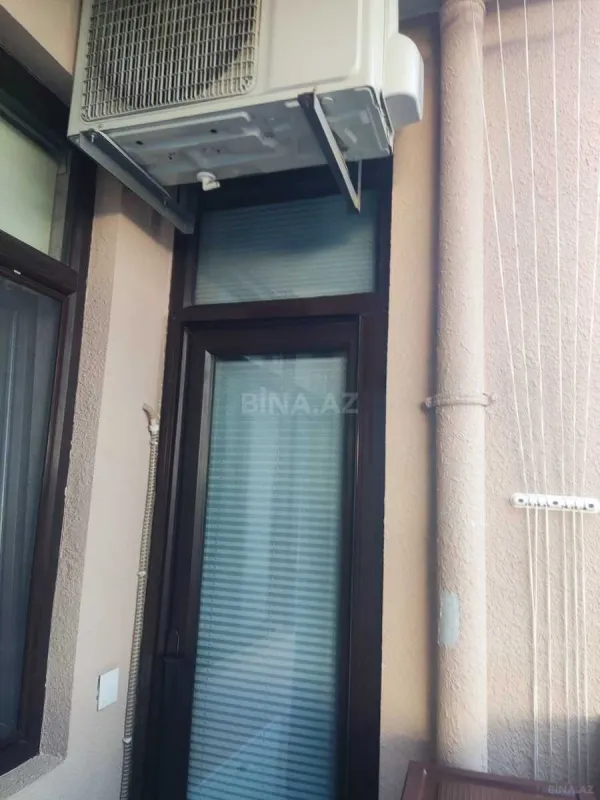 Satılır 3 otaqlı mənzil 135 m²