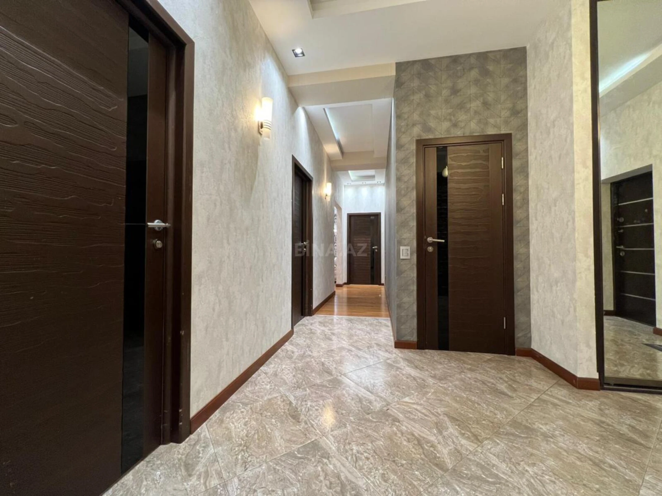 Kirayə verilir 3 otaqlı mənzil 145 m²