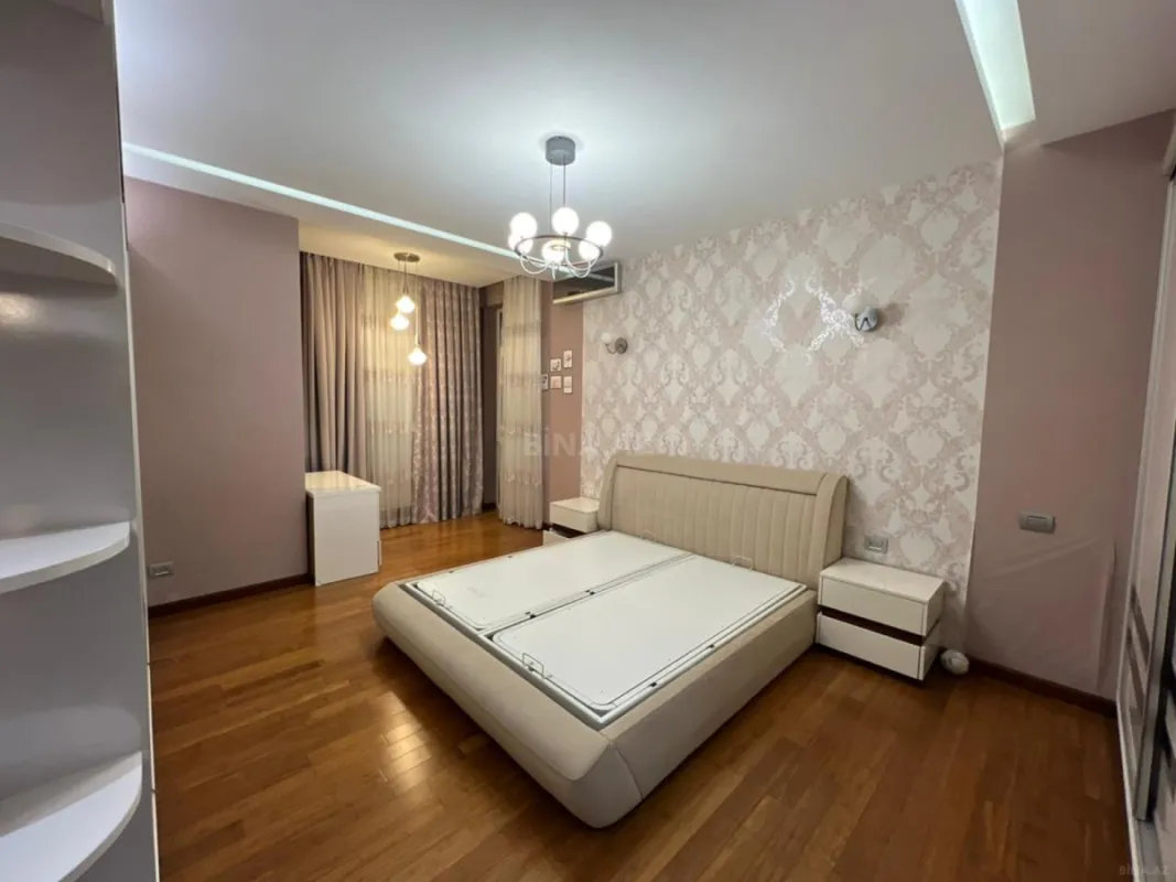 Kirayə verilir 3 otaqlı mənzil 145 m²