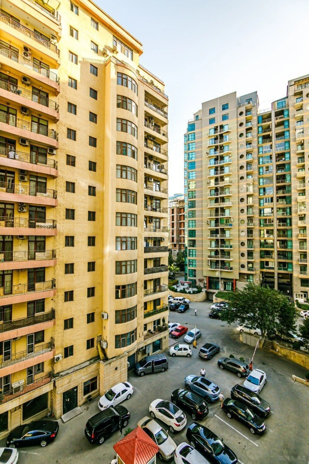 Kirayə verilir 4 otaqlı mənzil 200 m²