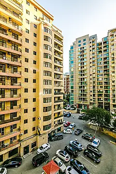 Kirayə verilir 4 otaqlı mənzil 200 m² — Bakı 4 otaq 200.00 m²