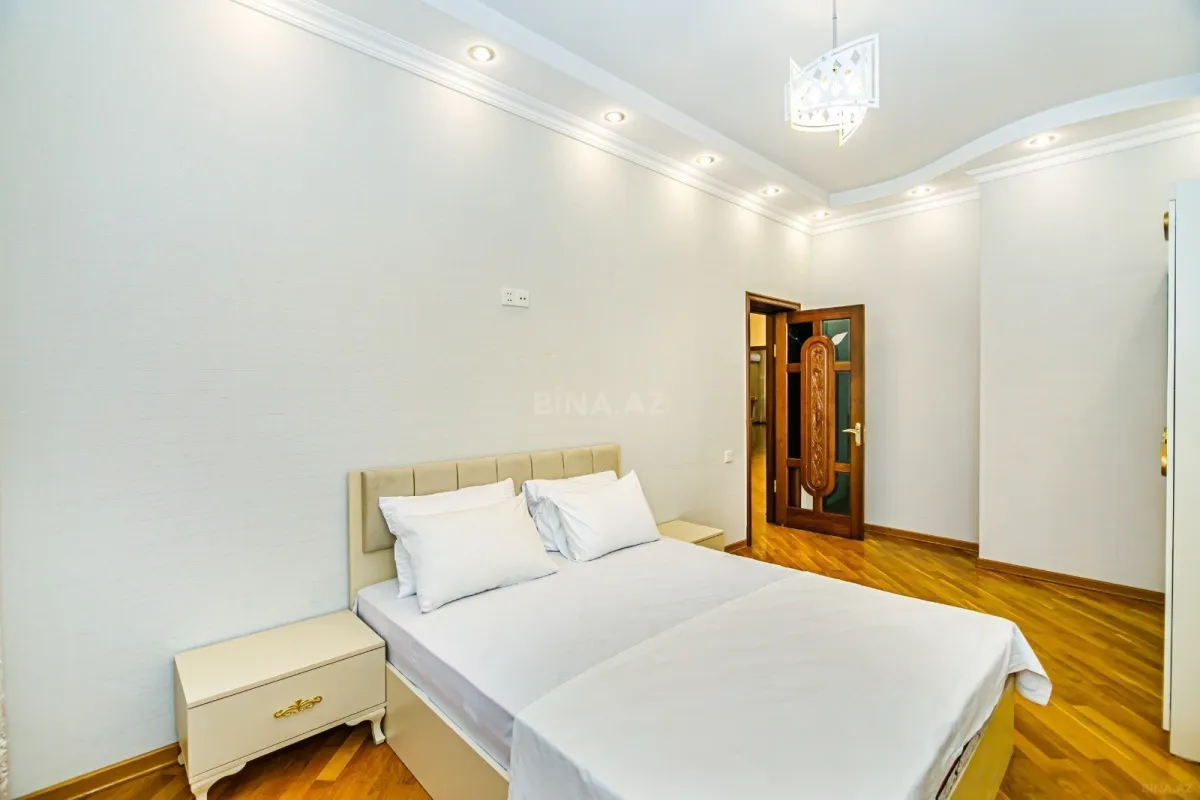 Kirayə verilir 4 otaqlı mənzil 200 m²
