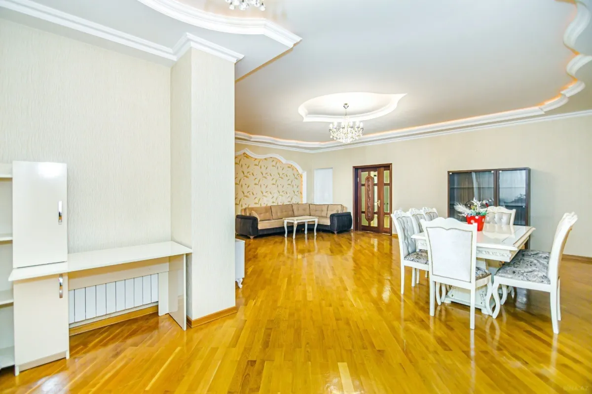 Kirayə verilir 4 otaqlı mənzil 200 m²