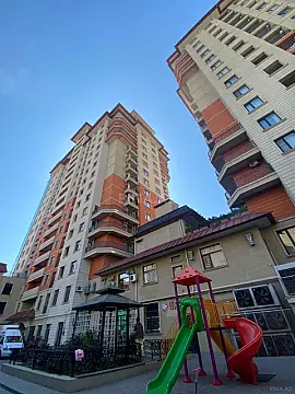 Satılır 4 otaqlı mənzil 186 m² — Bakı 4 otaq 186.00 m²
