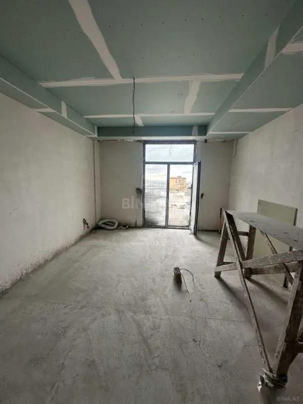 Satılır 4 otaqlı mənzil 186 m²