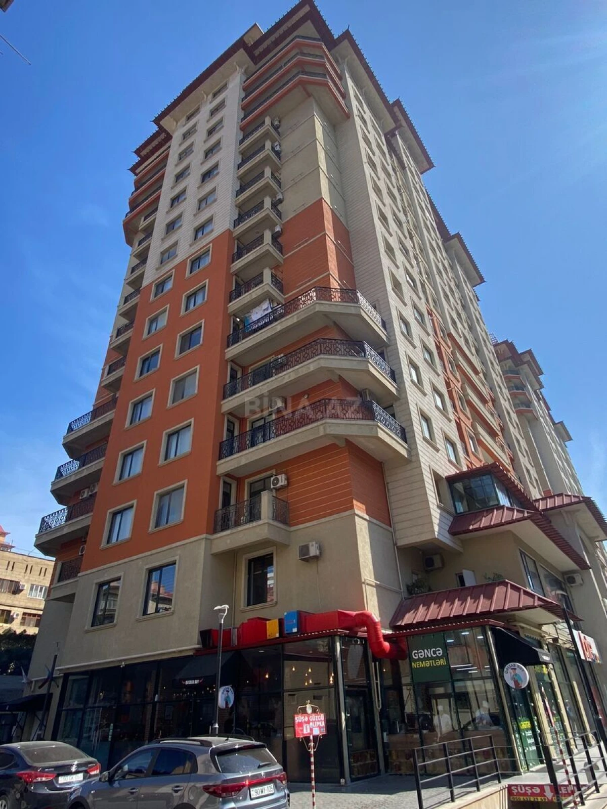 Satılır 4 otaqlı mənzil 186 m²