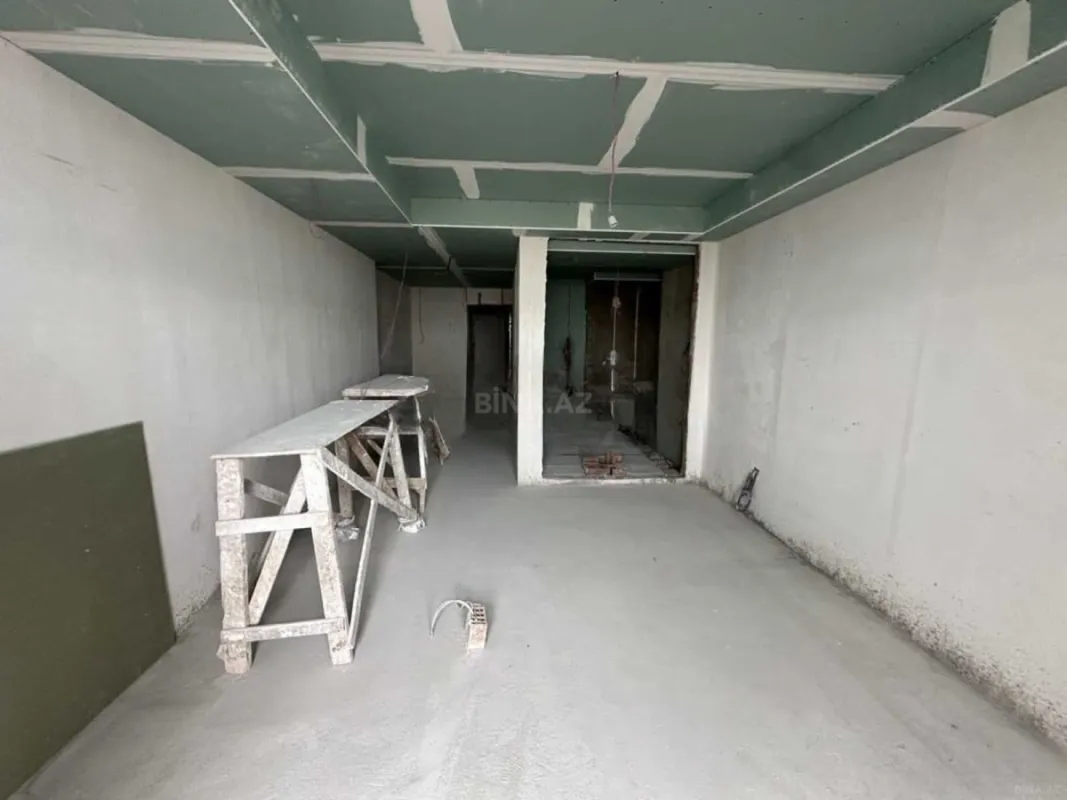 Satılır 4 otaqlı mənzil 186 m²