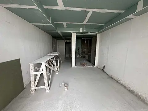 Satılır 4 otaqlı mənzil 186 m²