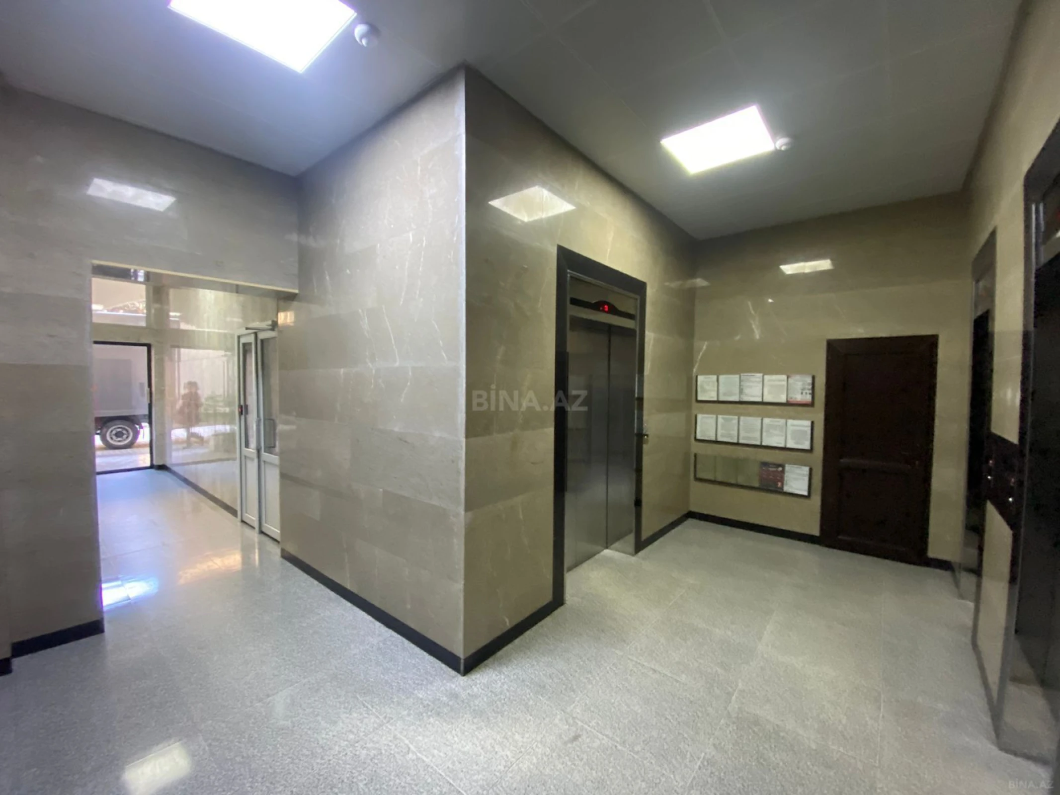 Satılır 4 otaqlı mənzil 186 m²