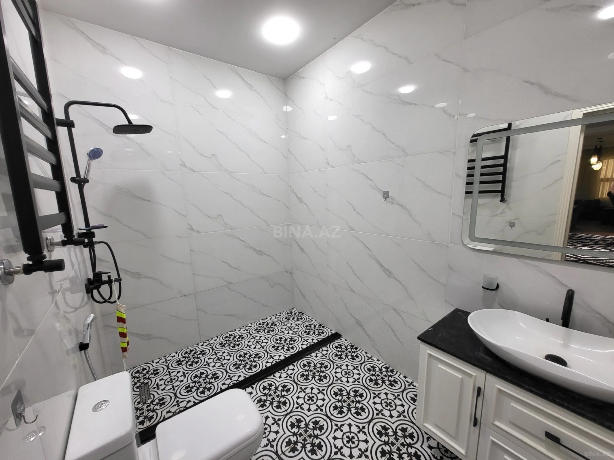 Satılır 4 otaqlı həyət evi 220 m²