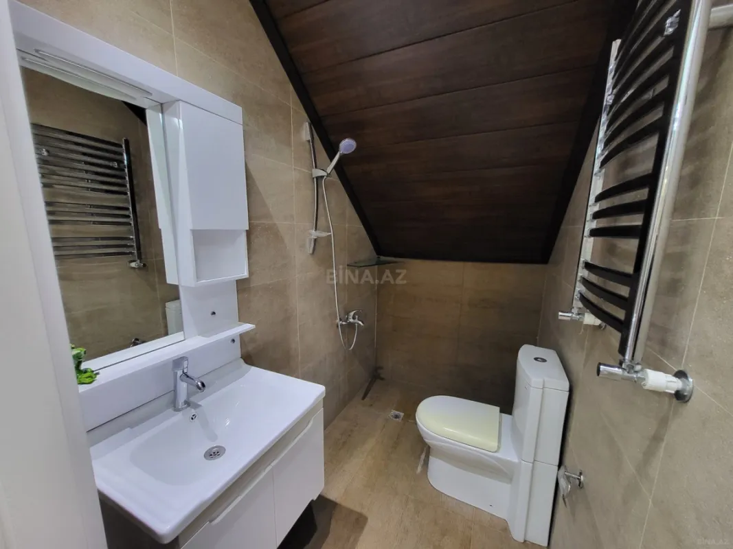 Satılır 4 otaqlı həyət evi 220 m²