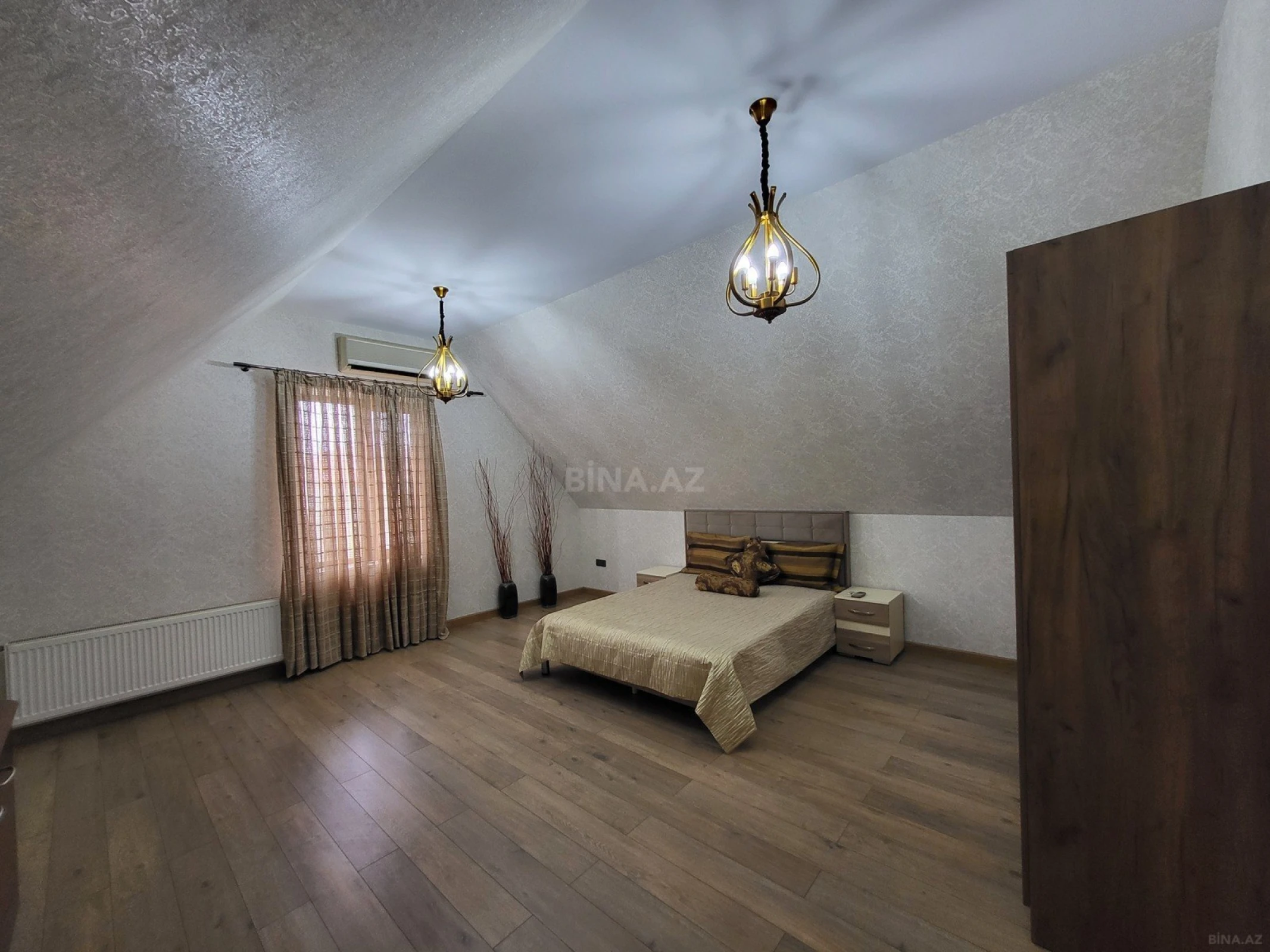 Satılır 4 otaqlı həyət evi 220 m²