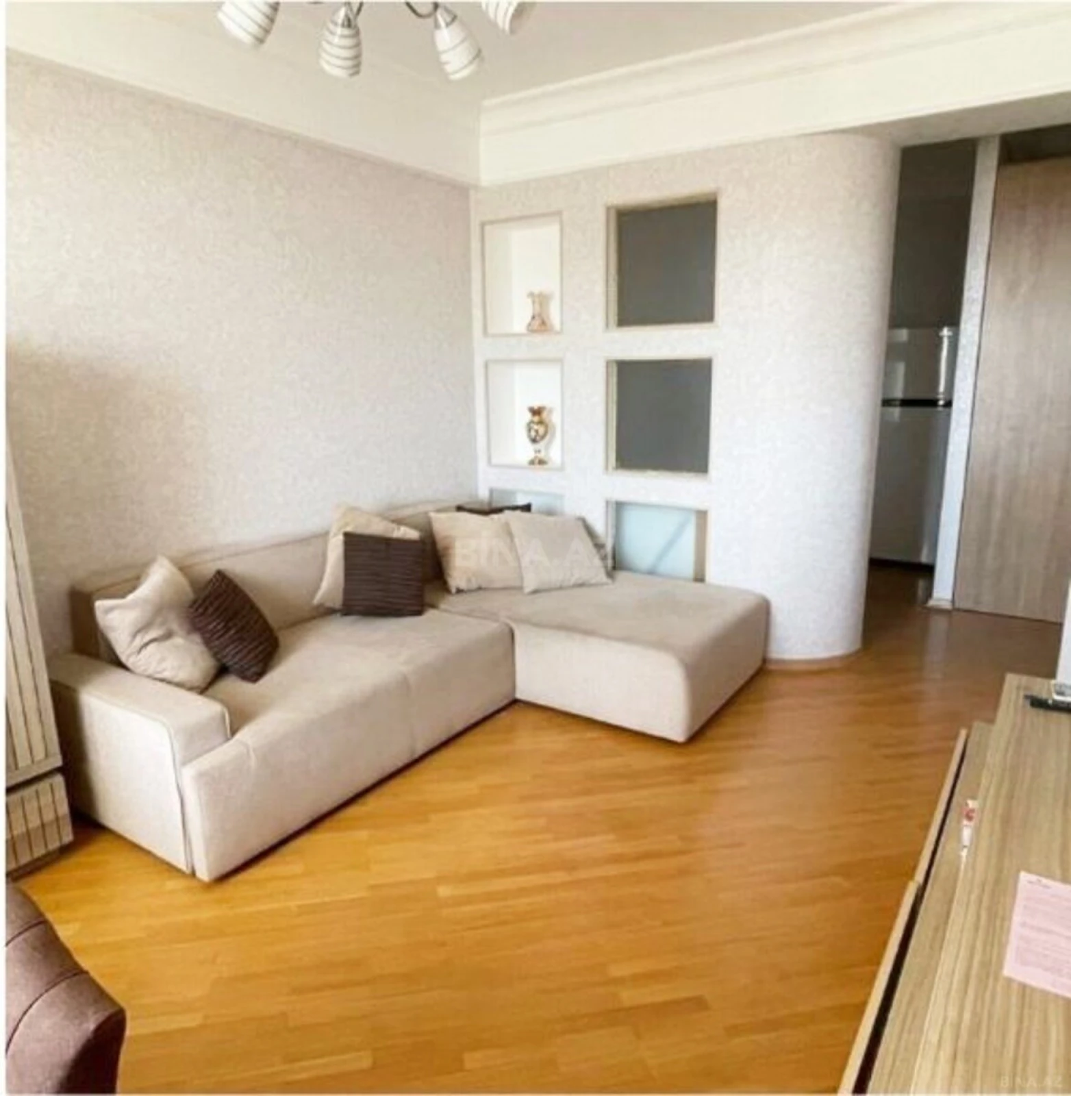 Kirayə verilir 2 otaqlı mənzil 60 m²