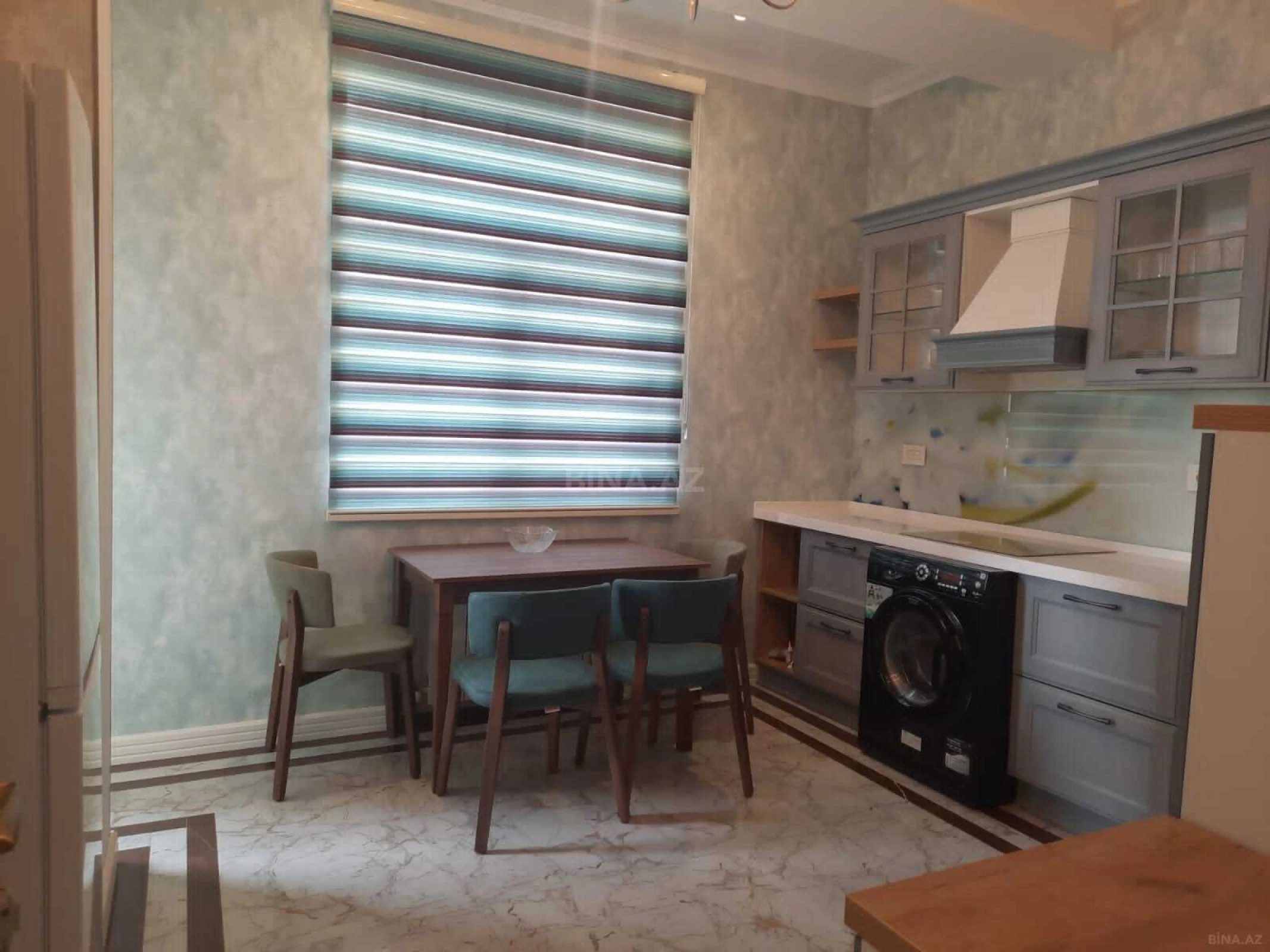 Kirayə verilir 2 otaqlı mənzil 98 m²