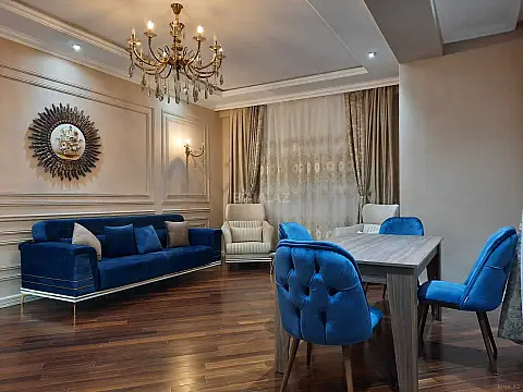 Kirayə verilir 2 otaqlı mənzil 98 m²