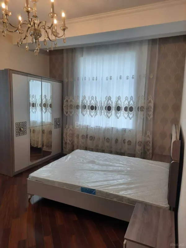 Kirayə verilir 2 otaqlı mənzil 98 m²