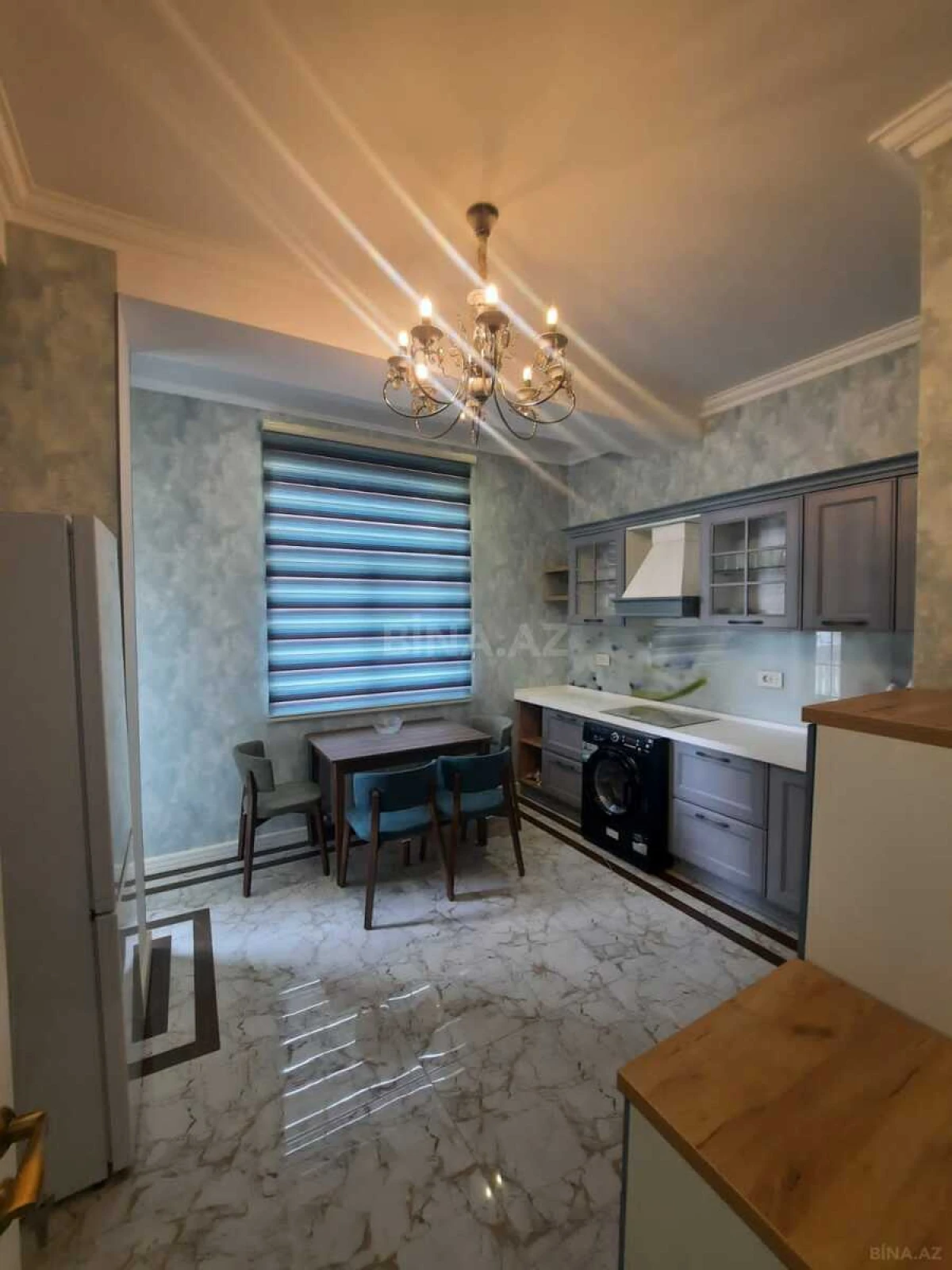 Kirayə verilir 2 otaqlı mənzil 98 m²