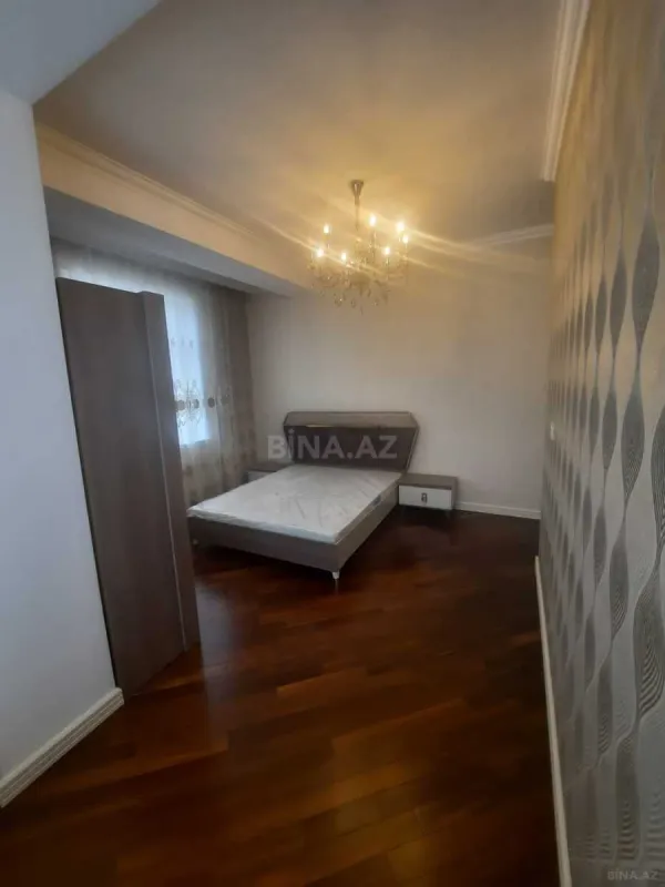 Kirayə verilir 2 otaqlı mənzil 98 m²