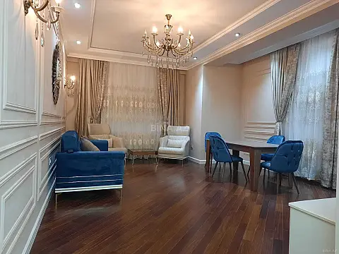 Kirayə verilir 2 otaqlı mənzil 98 m²