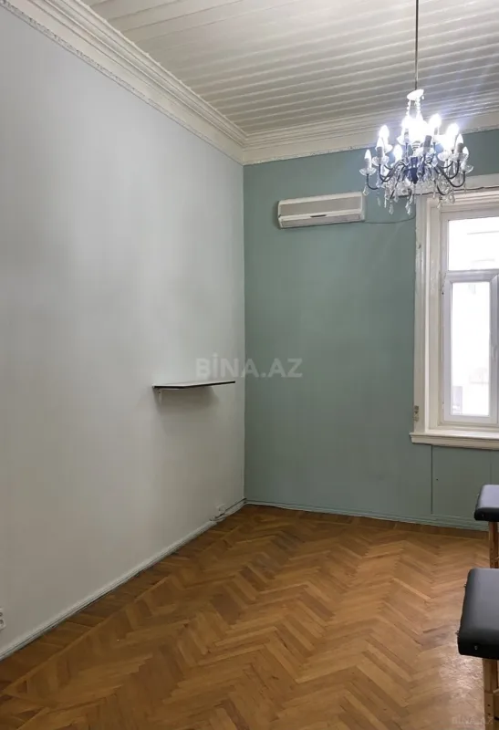 Kirayə verilir 5 otaqlı mənzil 150 m²