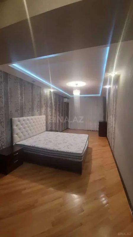 Kirayə verilir 3 otaqlı mənzil 155 m²