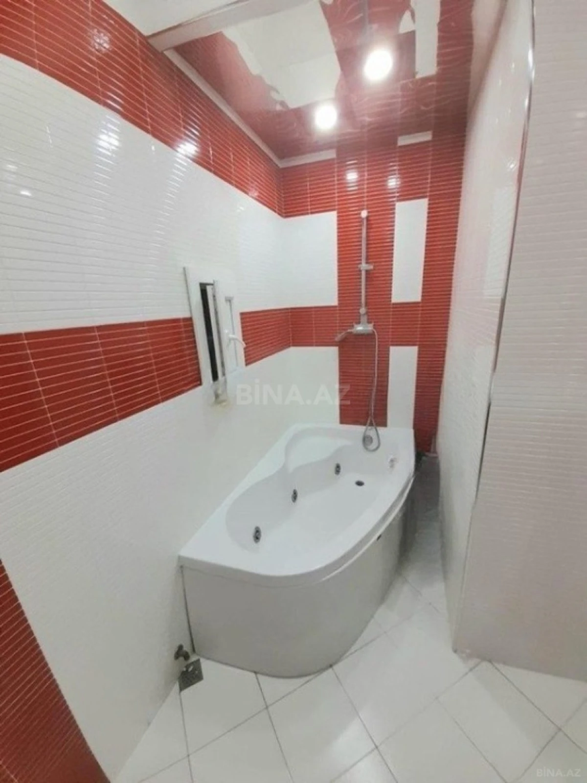 Kirayə verilir 2 otaqlı mənzil 85 m²