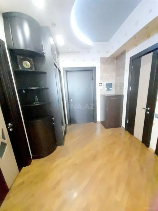 Kirayə verilir 2 otaqlı mənzil 85 m²