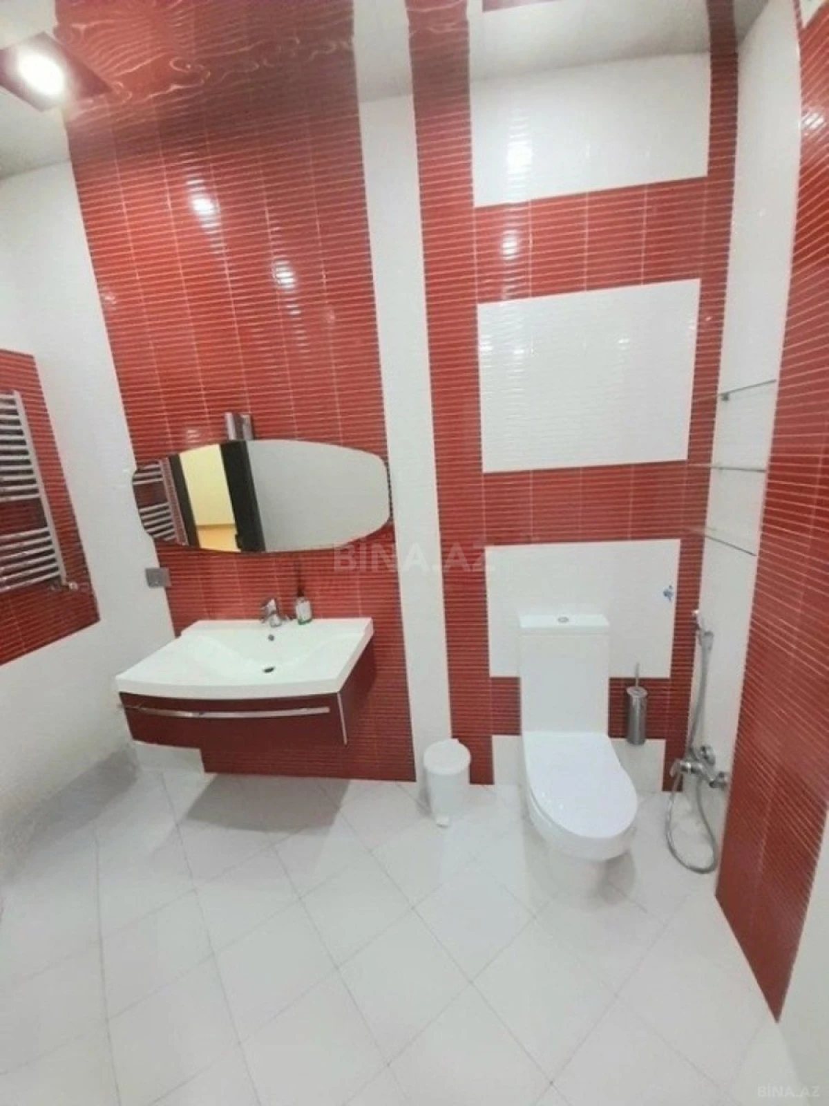 Kirayə verilir 2 otaqlı mənzil 85 m²
