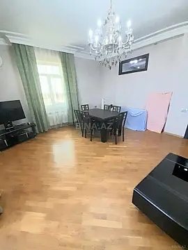 Kirayə verilir 2 otaqlı mənzil 85 m²