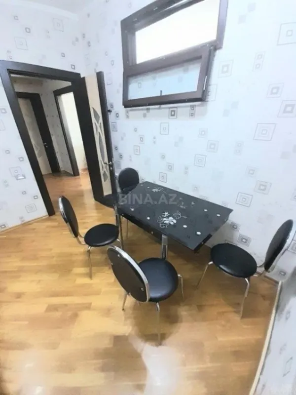 Kirayə verilir 2 otaqlı mənzil 85 m²