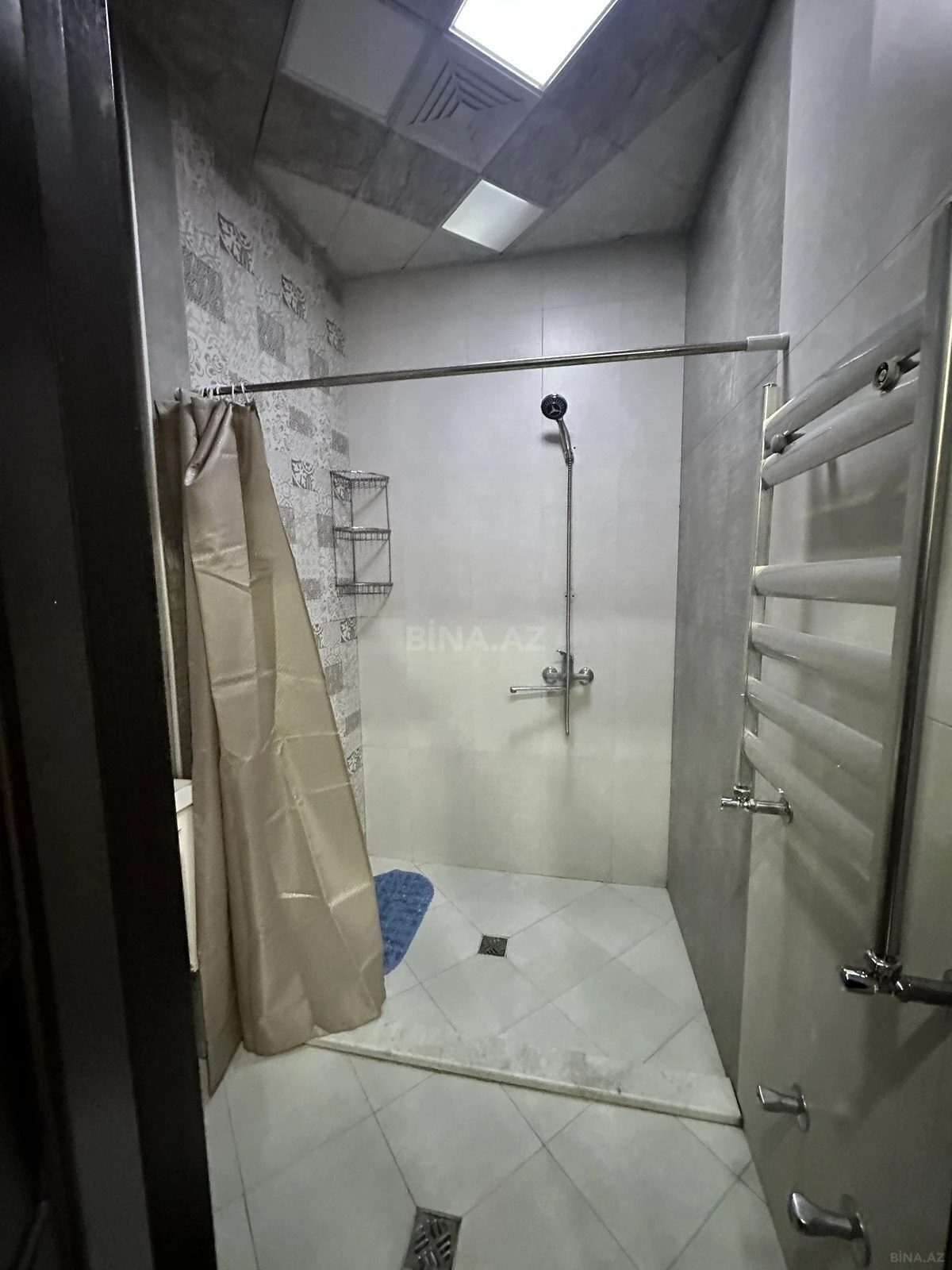 Satılır 2 otaqlı mənzil 68 m²