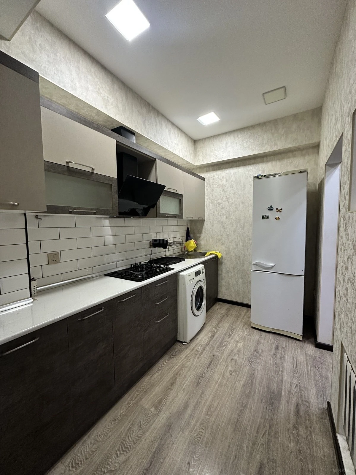 Satılır 2 otaqlı mənzil 68 m²