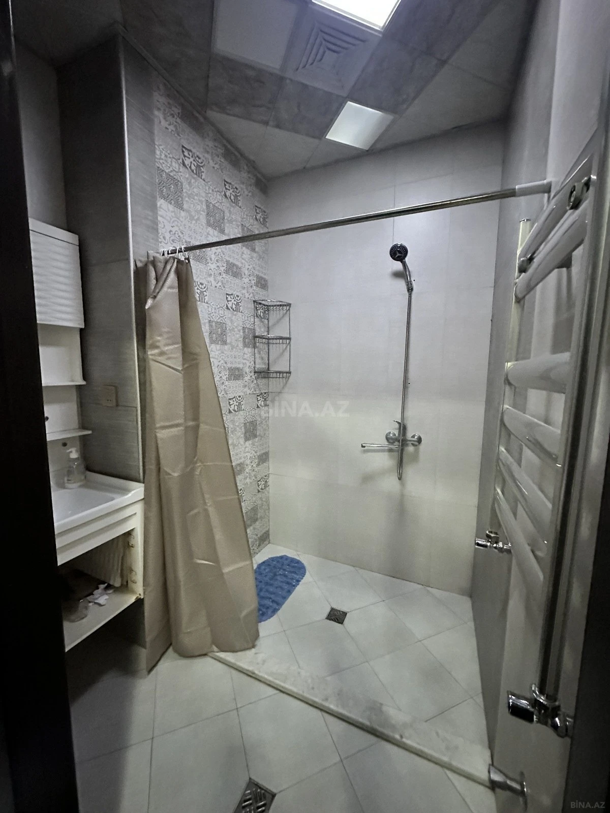 Satılır 2 otaqlı mənzil 68 m²