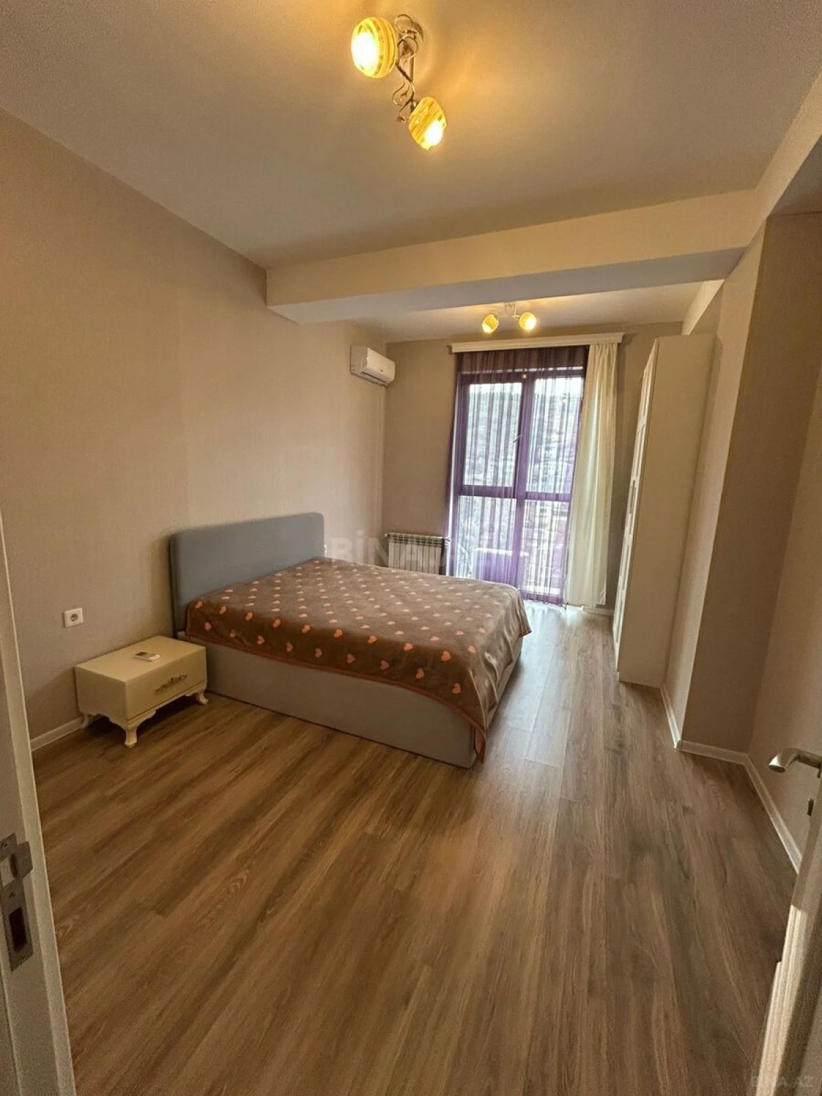 Kirayə verilir 2 otaqlı mənzil 85 m²
