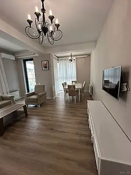 Kirayə verilir 2 otaqlı mənzil 85 m²