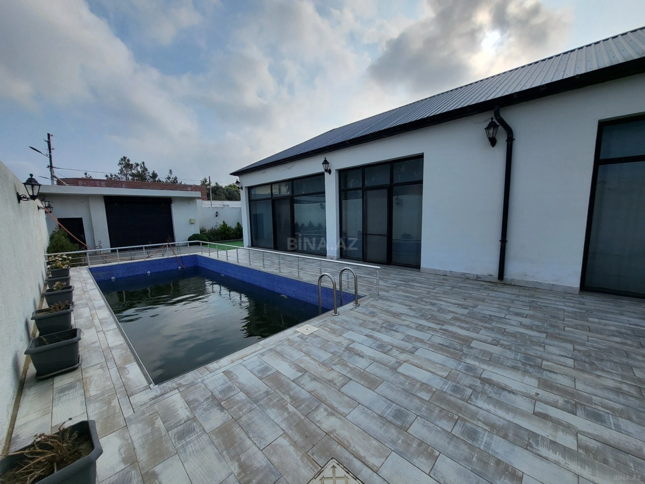 Satılır 4 otaqlı həyət evi 160 m²