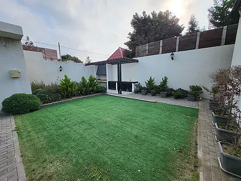 Satılır 4 otaqlı həyət evi 160 m²