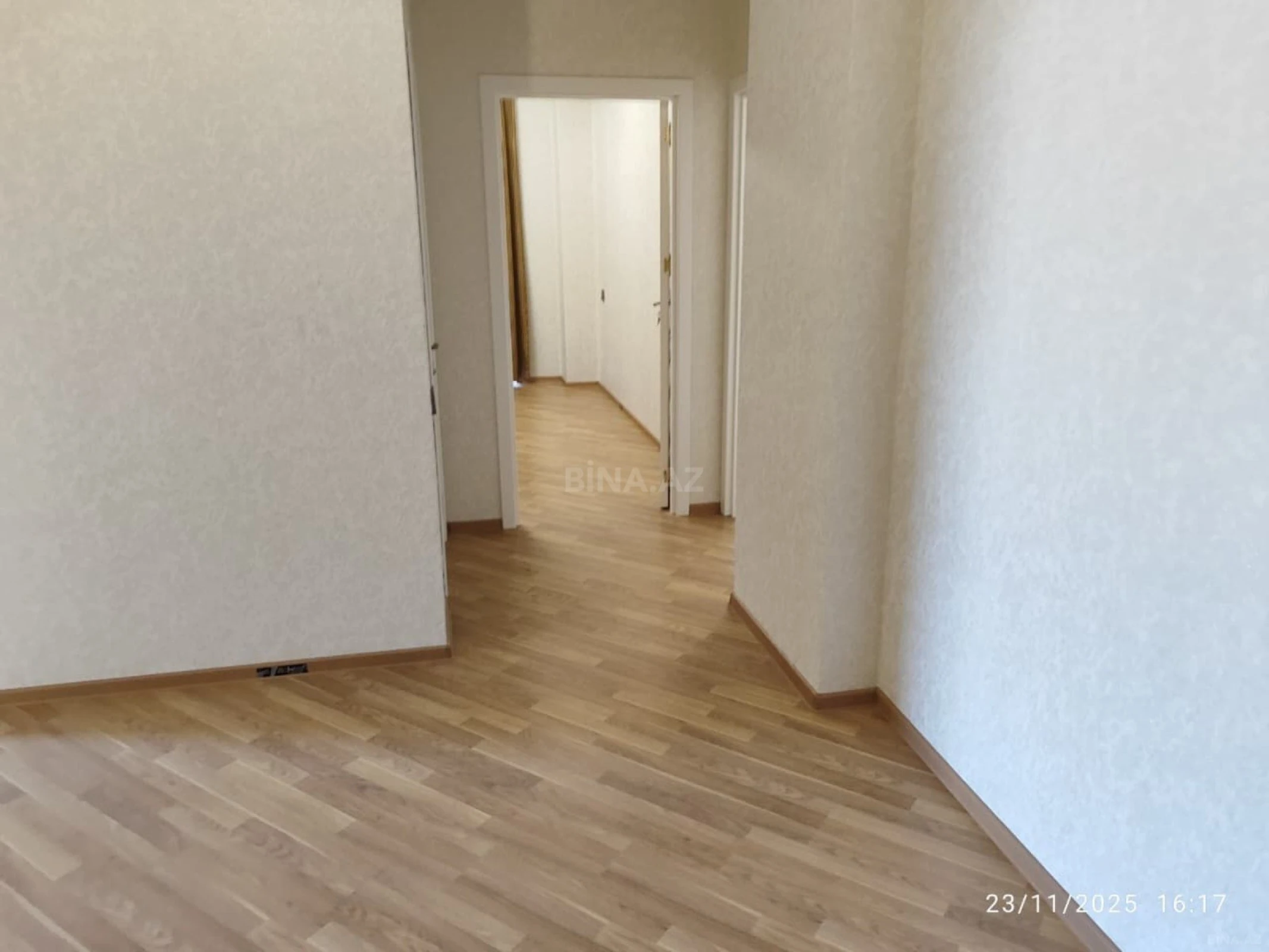 Satılır 2 otaqlı mənzil 135 m²