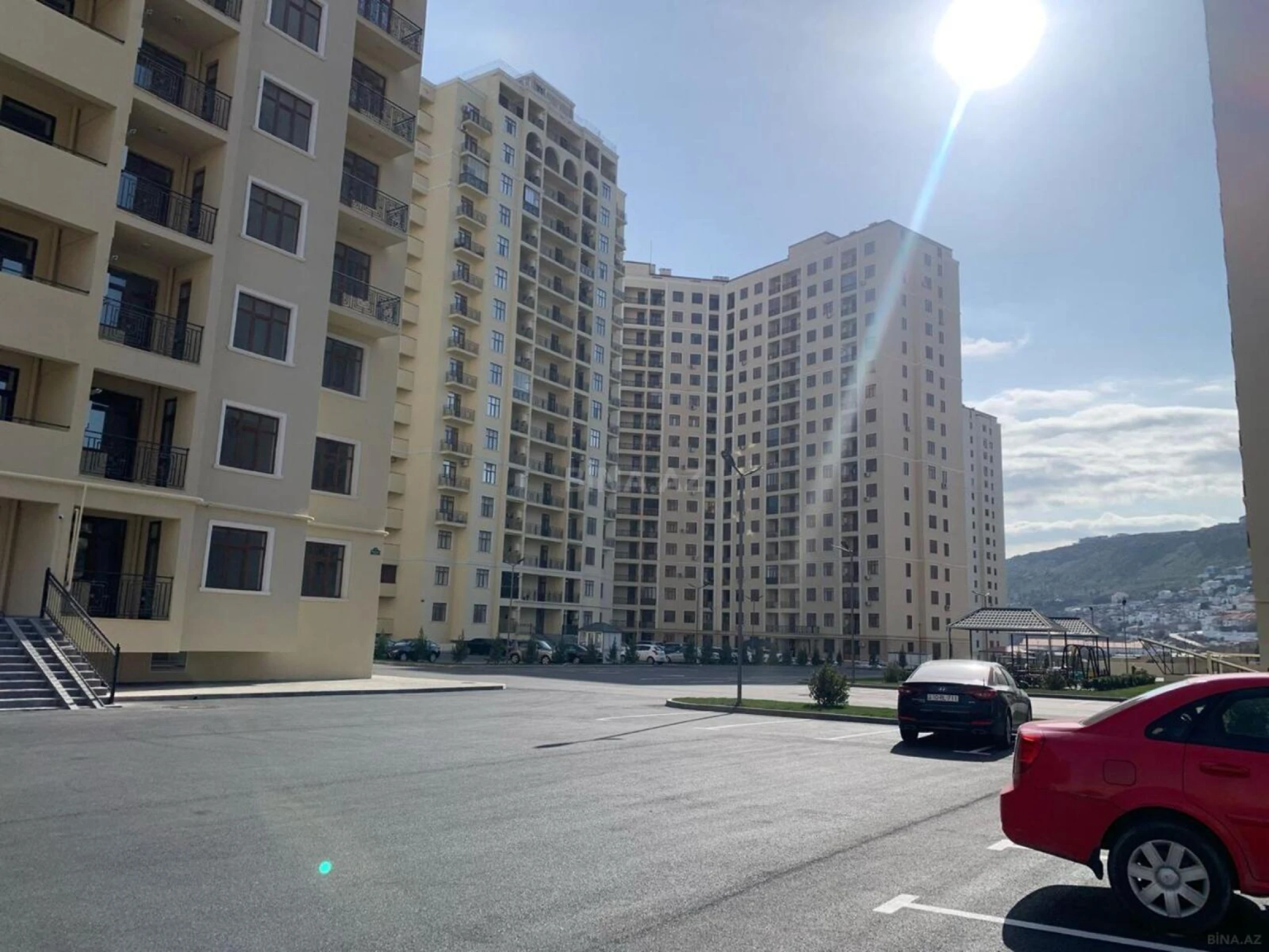 Satılır 2 otaqlı mənzil 135 m²