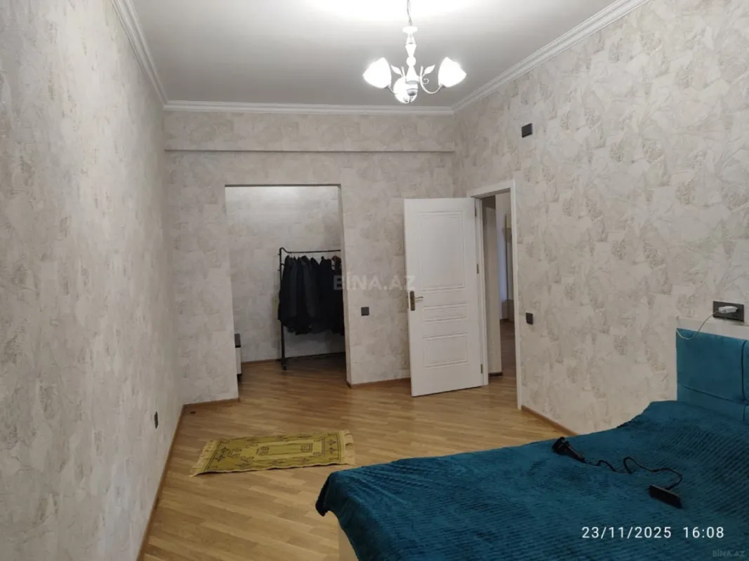 Satılır 2 otaqlı mənzil 135 m²