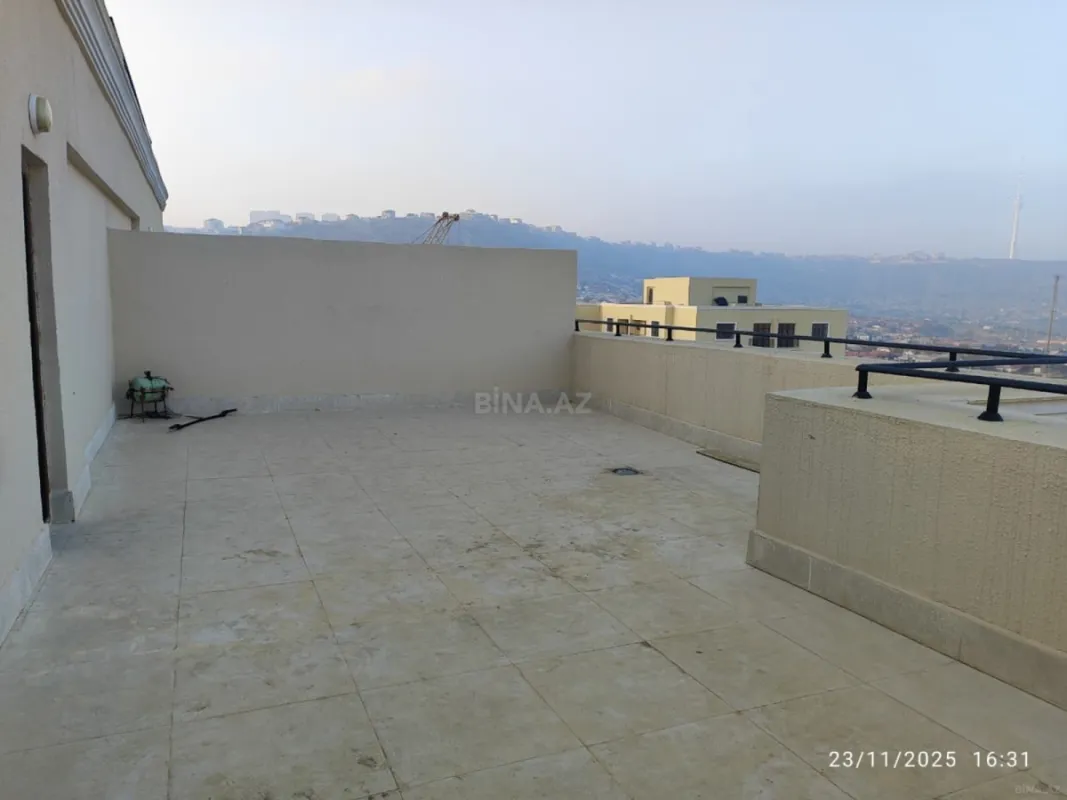 Satılır 2 otaqlı mənzil 135 m²