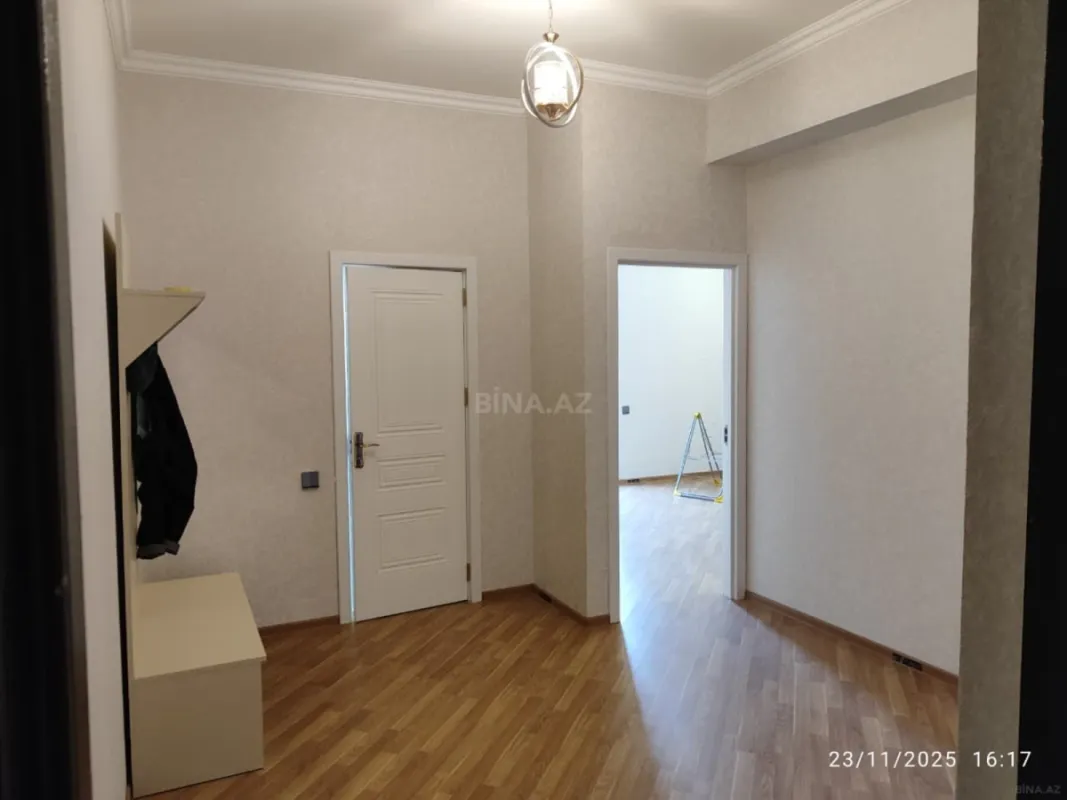 Satılır 2 otaqlı mənzil 135 m²