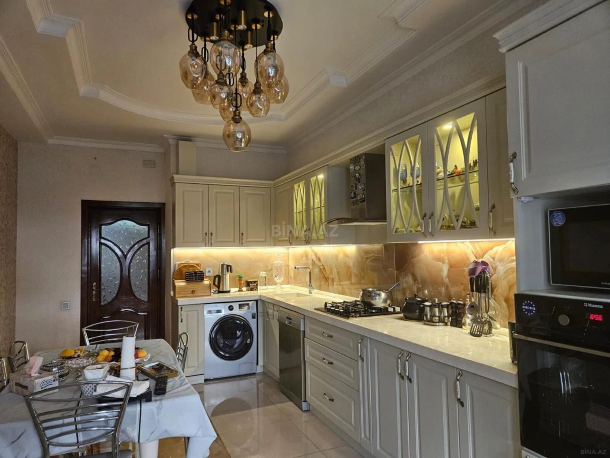 Satılır 4 otaqlı mənzil 203 m²