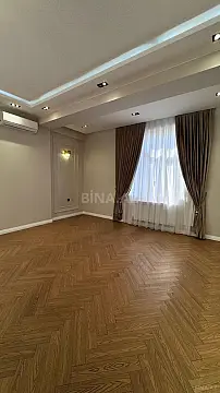 Satılır 3 otaqlı mənzil 132 m²