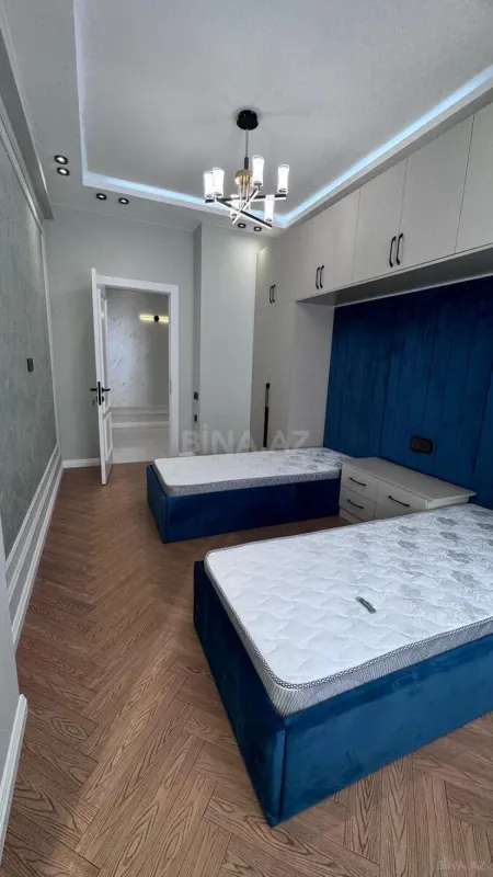 Satılır 3 otaqlı mənzil 132 m²